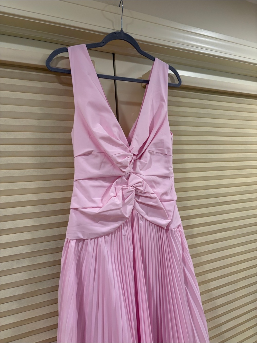 🔥CLEARANCE🔥 NWOT Simkhai V-Neck Detailed Cotton Midi Dress in Pink, Size US 6 - Picture 3 of 12
